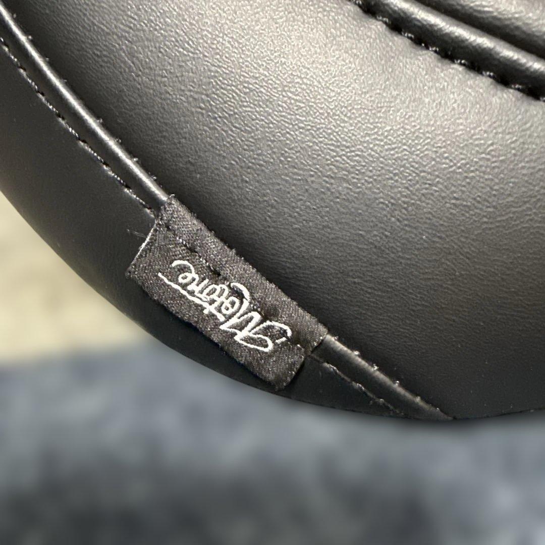 トライアンフ ボンネビルボバー モートーン Motone コブラシート