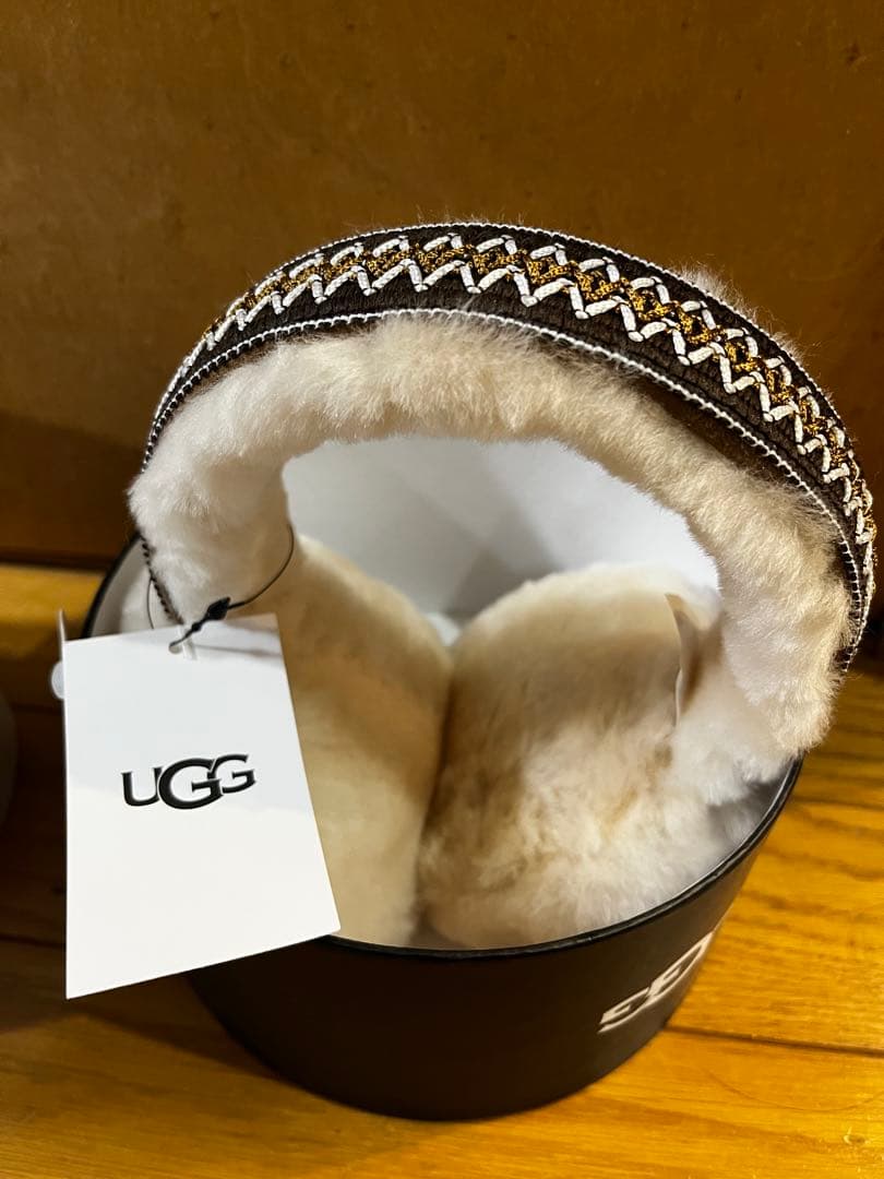 UGG イヤーマフ　新品タグ付き