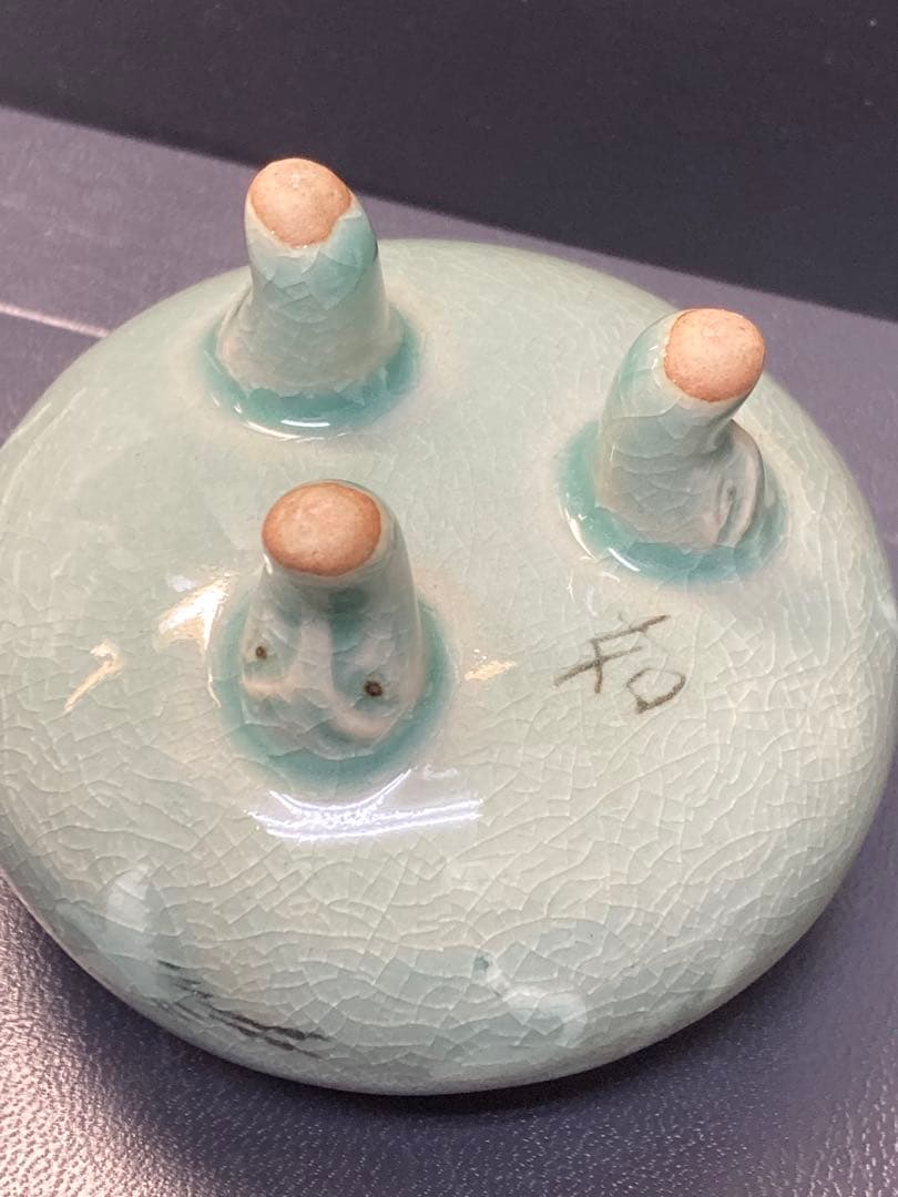 焼き物　香合　雲鶴象嵌　高麗青磁