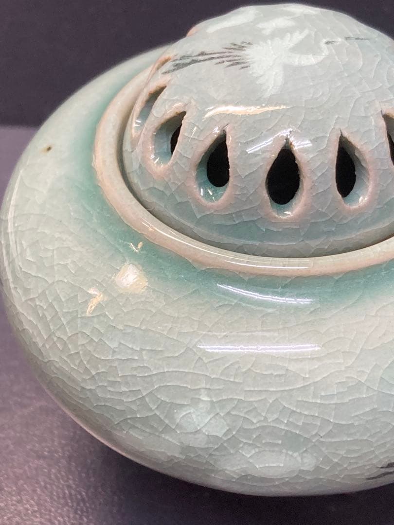 焼き物　香合　雲鶴象嵌　高麗青磁