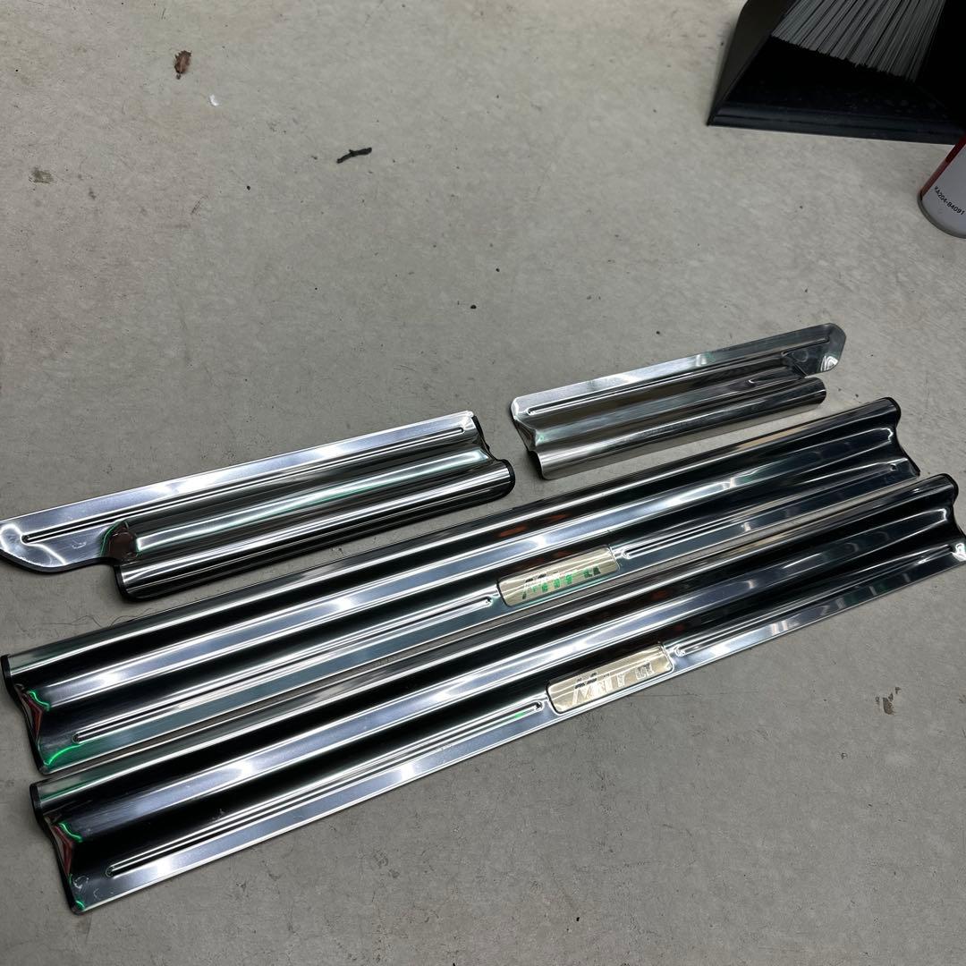 極美品　l700s ミラジーノ　内装ステップ