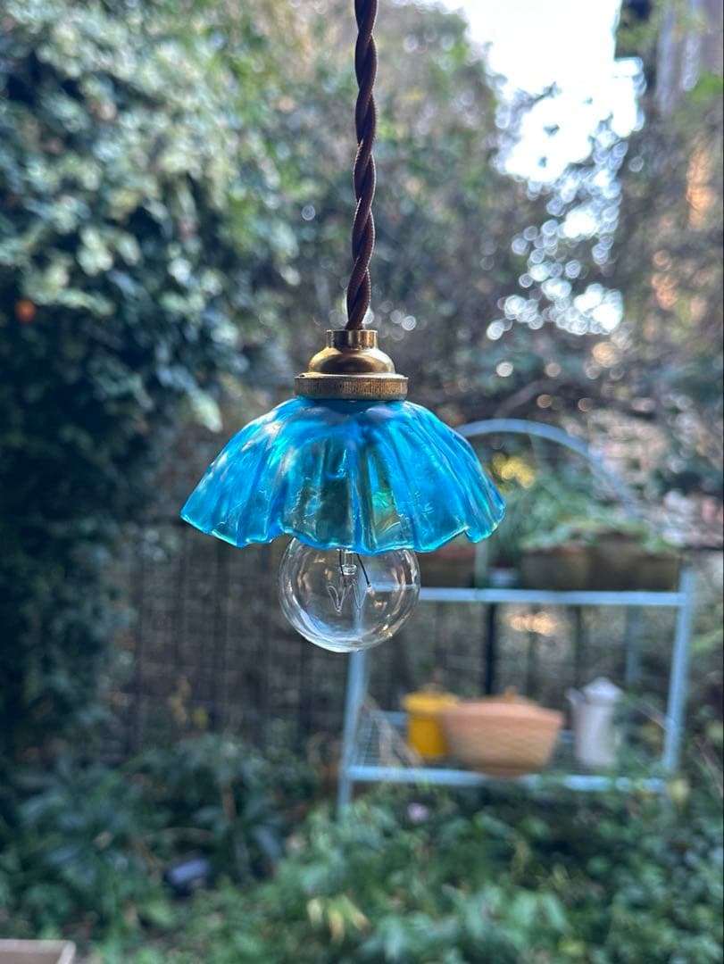 フランス アンティーク ブルーオパール螺旋模様の小さな可愛らしいアトリエランプ＊