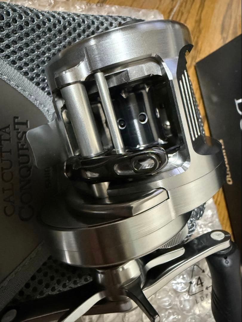 シマノ カルカッタコンクエストDC201 HG 左 SHIMANO ベイトリール