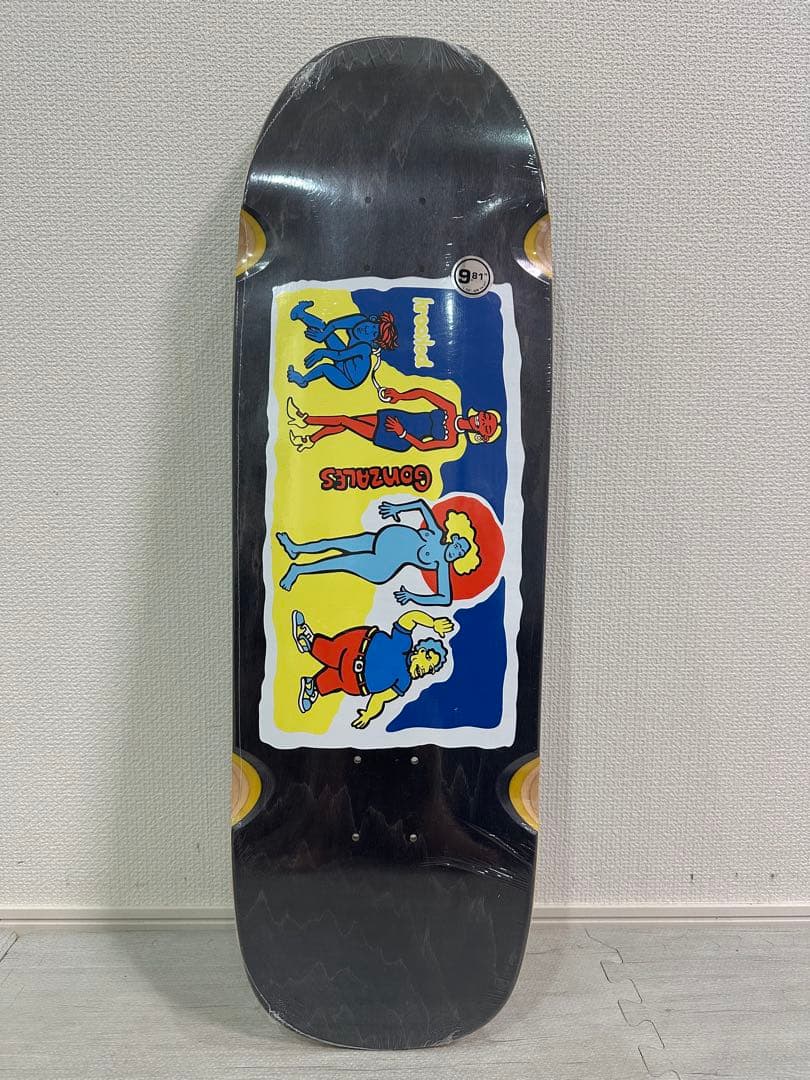 KROOKED GONZALES FAMILY AFFAIR 9.81 スケボー