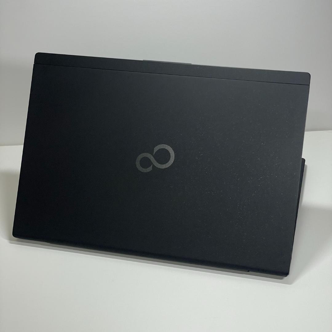 第10世代i7 富士通 U9310 ノートPC メモリ16GB SSD 薄型軽量