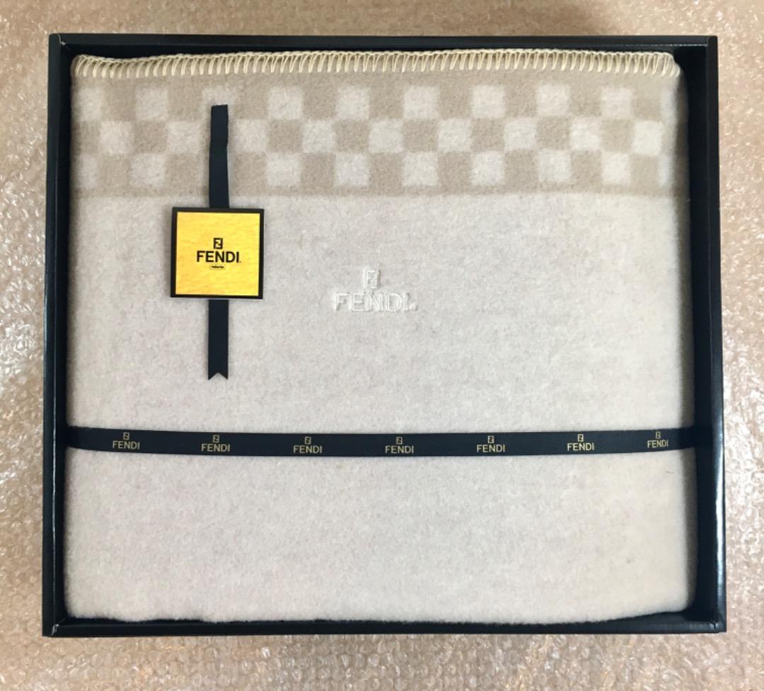 ○未使用 FENDI フェンディ 純毛毛布 150×210 ベージュ