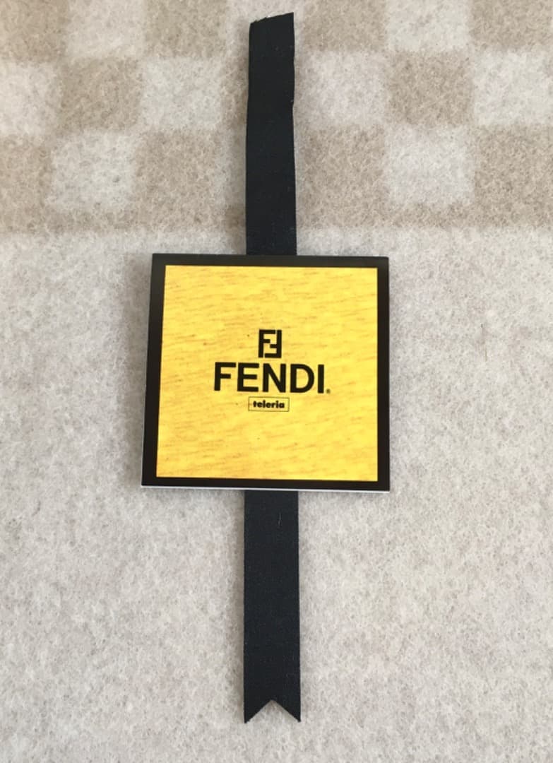 ○未使用 FENDI フェンディ 純毛毛布 150×210 ベージュ