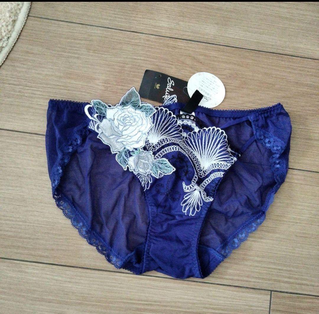 サルート　店舗限定品　薔薇刺繍 ワインレッドブラジャーF70　迎賓館グループ79