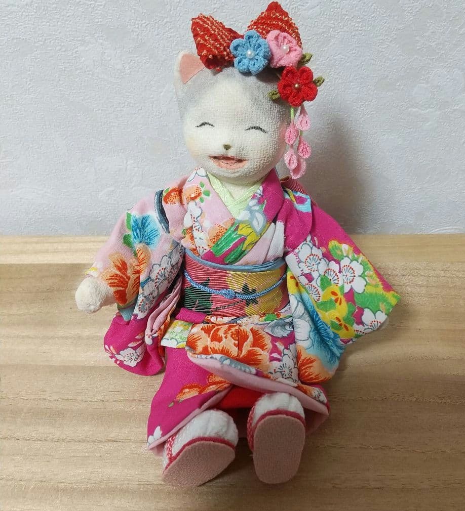 着物の猫ちゃん人形　ネコ　ねこ　ハンドメイド　古布 創作人形