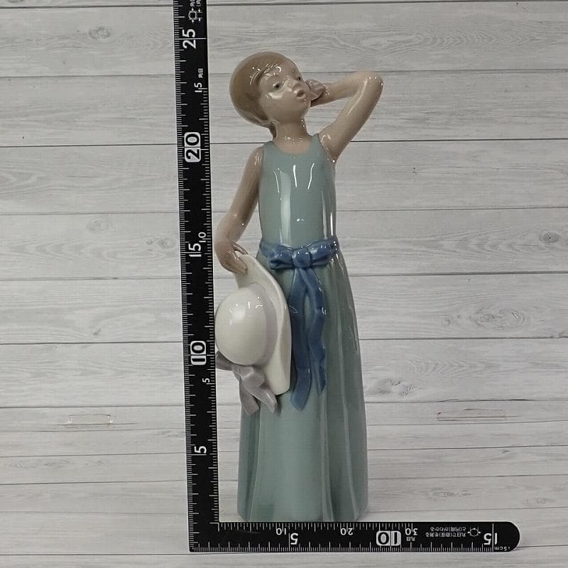 RU-5790 リヤドロ　人形　帽子　少女 20250213