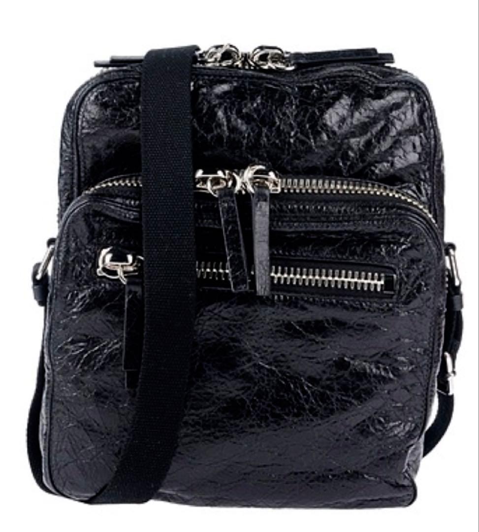 Valentino 黒 レザー ショルダーバッグ