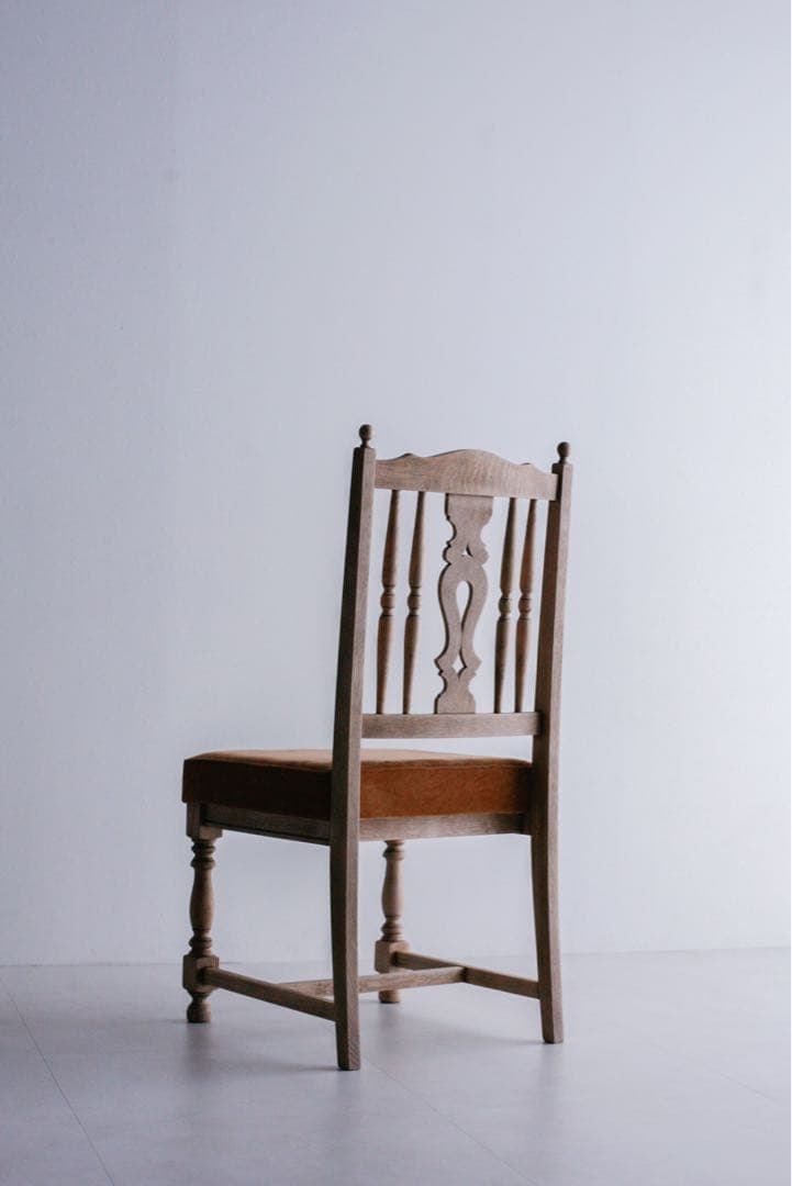 ナラ材　無垢材　白木　モケットチェア　ダイニングチェア　アンティーク　剥離