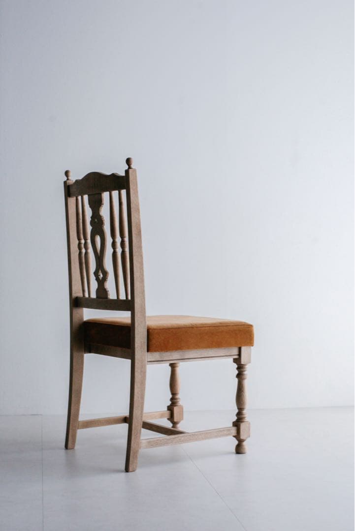 ナラ材　無垢材　白木　モケットチェア　ダイニングチェア　アンティーク　剥離