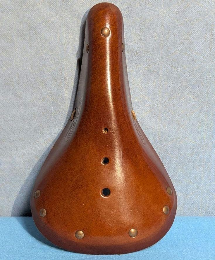 walgun 本革製レザーサドル