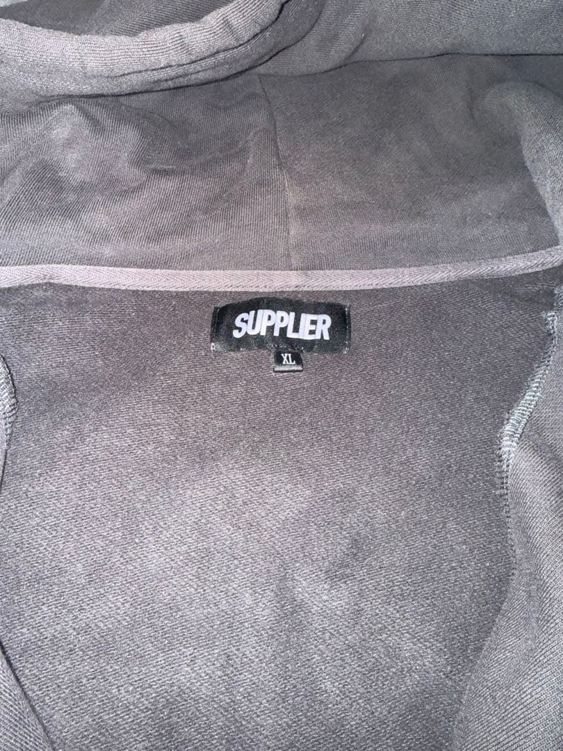 りょ　SUPPLIER ジップパーカー