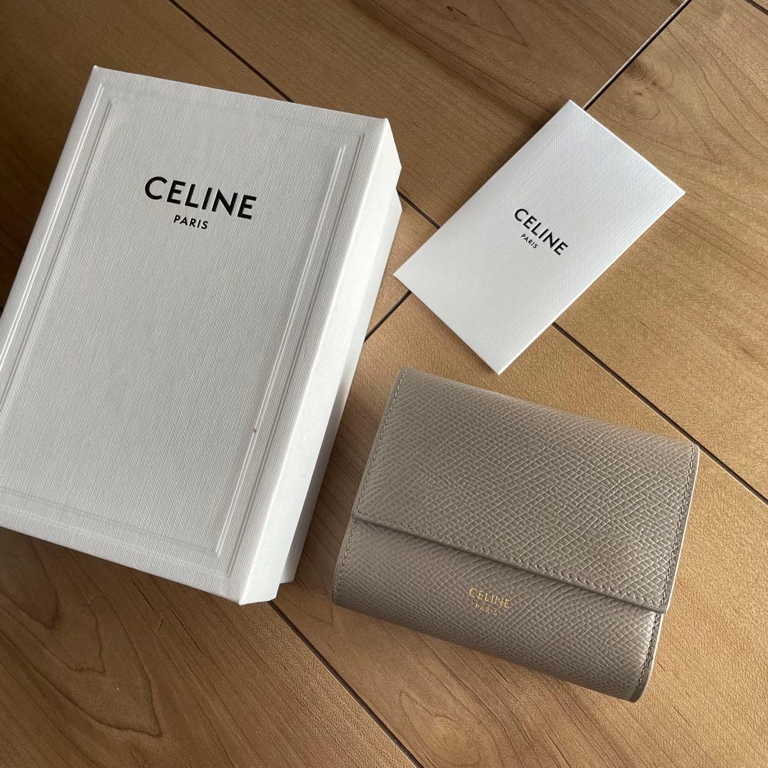 未使用級美品！　セリーヌ　三つ折り財布　トライフォールフォレット　箱付き