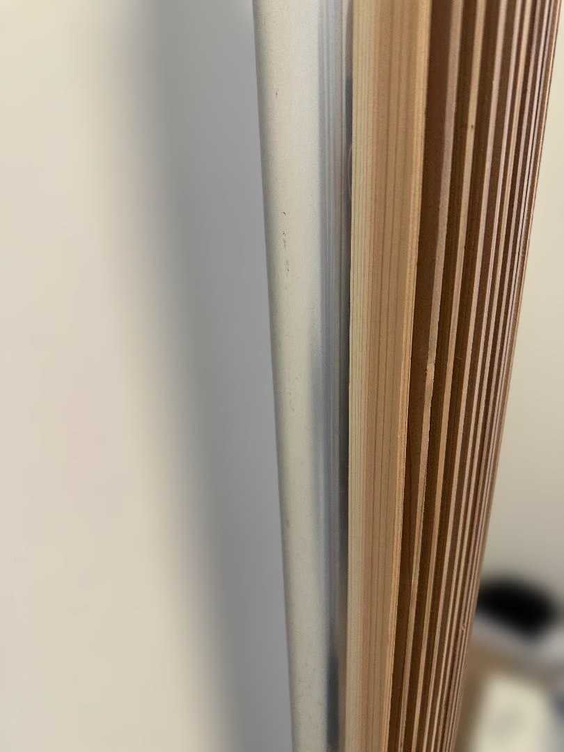 Bang & Olufsen BeoLab 8000スピーカー用の木製カバー