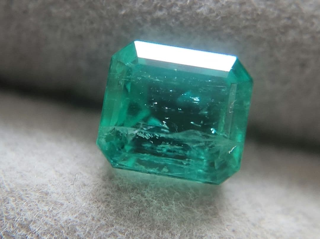 濃！！天然エメラルド 1.639ct