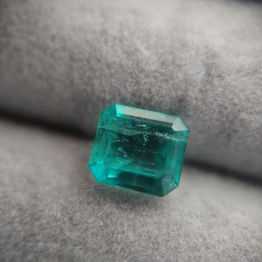 濃！！天然エメラルド 1.639ct