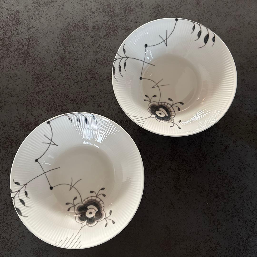 ロイヤルコペンハーゲン　ブラックフルーテッド メガディーププレート　2枚