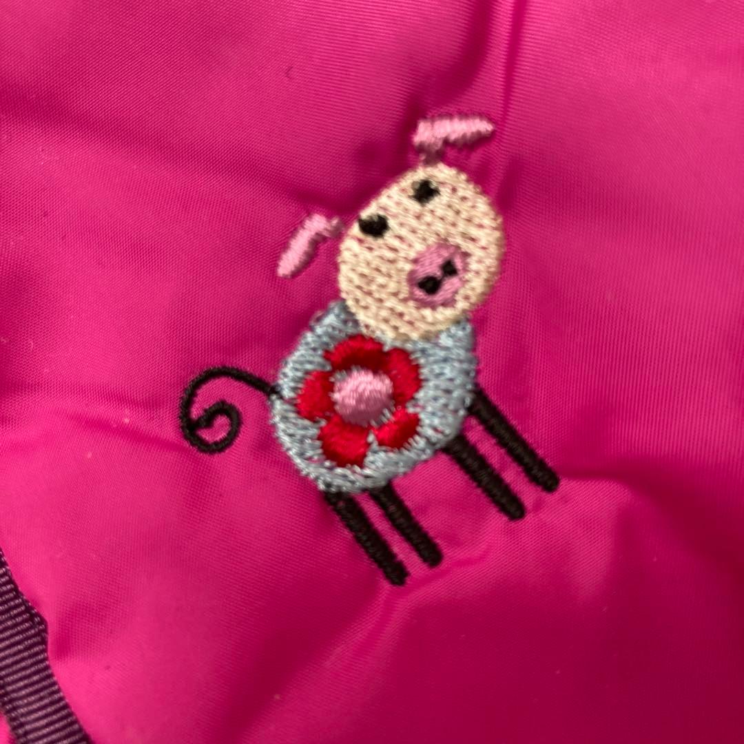 アルベロベロ ぶたさん刺繍 ダウンベスト