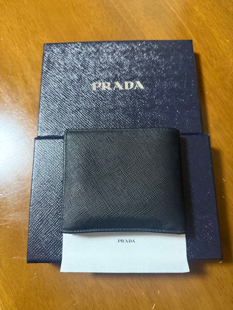 【美品】PRADA SAFFIANO LEATHER WALLET
