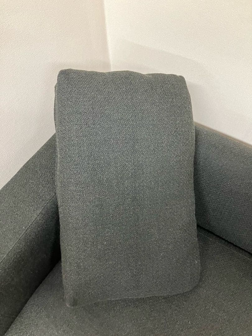 ダークグレー ファブリックソファ モダンスタイル