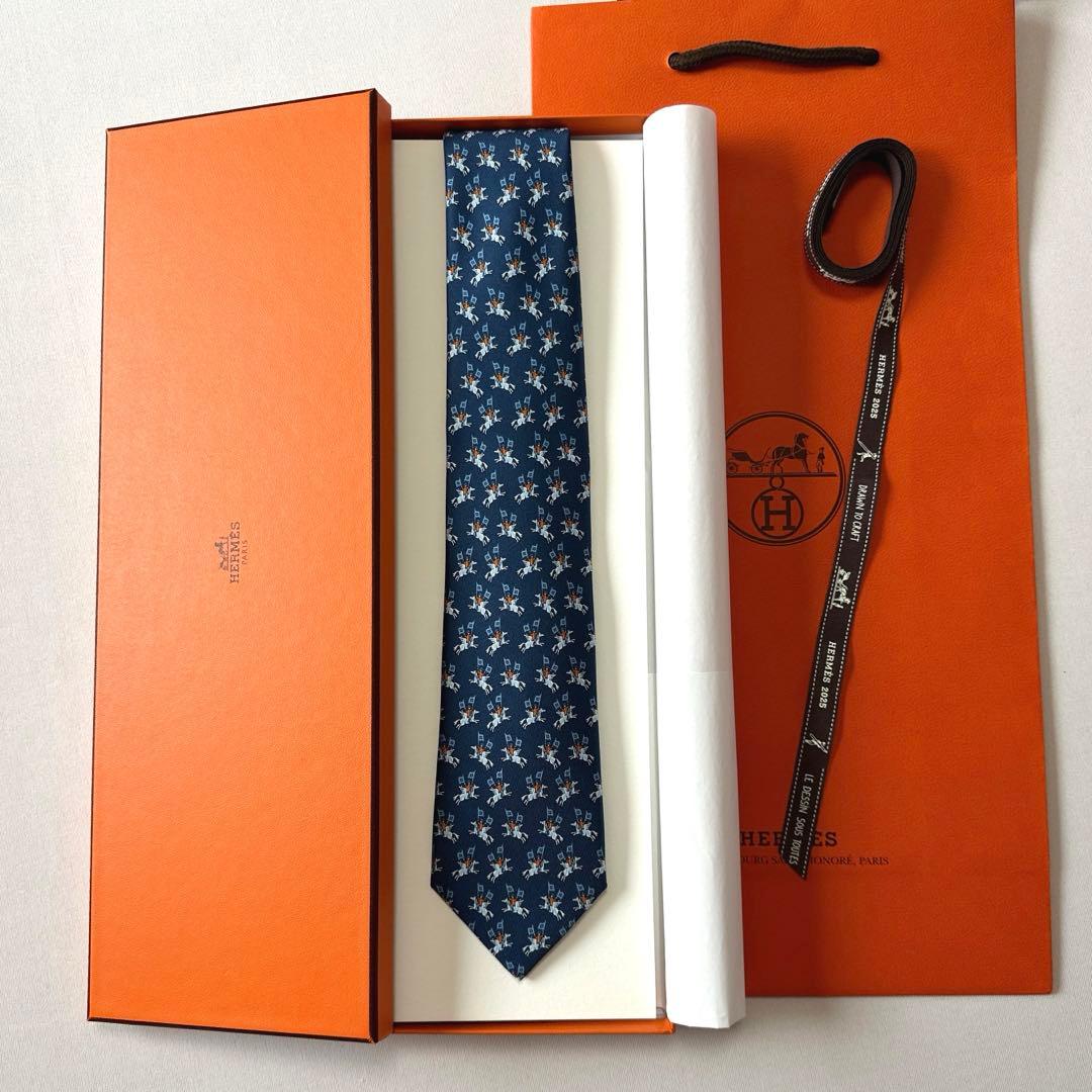 エルメス ネクタイ《シュル・レ・トワ・ドゥ・エルメス》新品 未使用