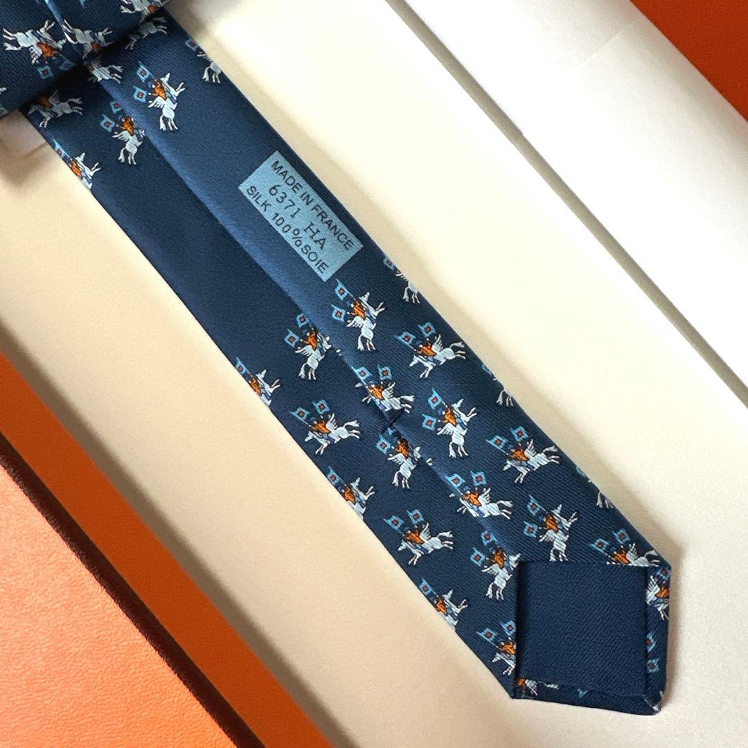 エルメス ネクタイ《シュル・レ・トワ・ドゥ・エルメス》新品 未使用