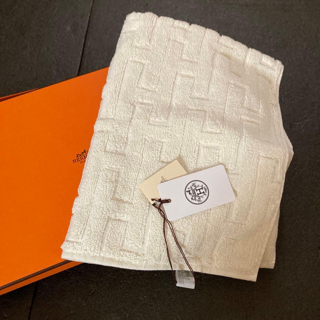 HERMES エルメス　タオル　《ステアーズ》