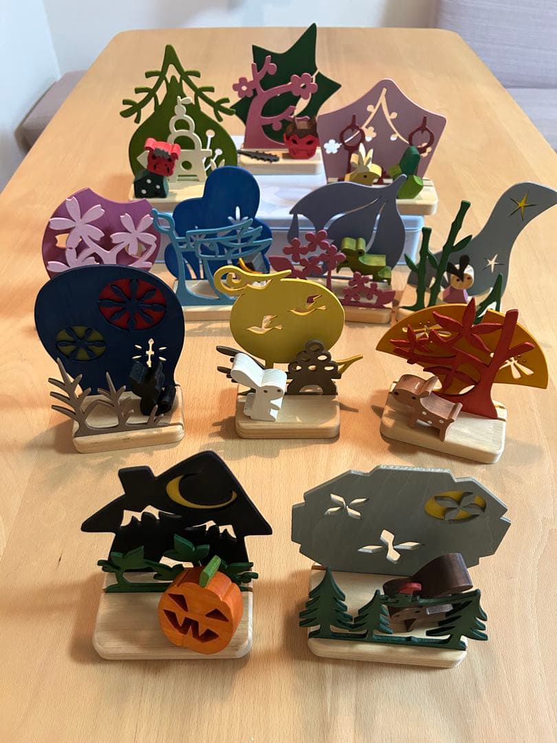 ブレーメンの音楽隊　季節木製置物セット　12ヶ月