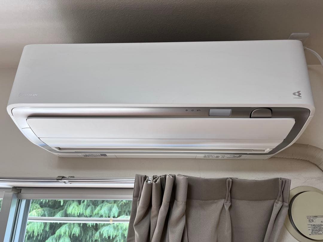 【美品】ダイキンエアコン 2023年 18畳用うるる とさらら　保証書付き