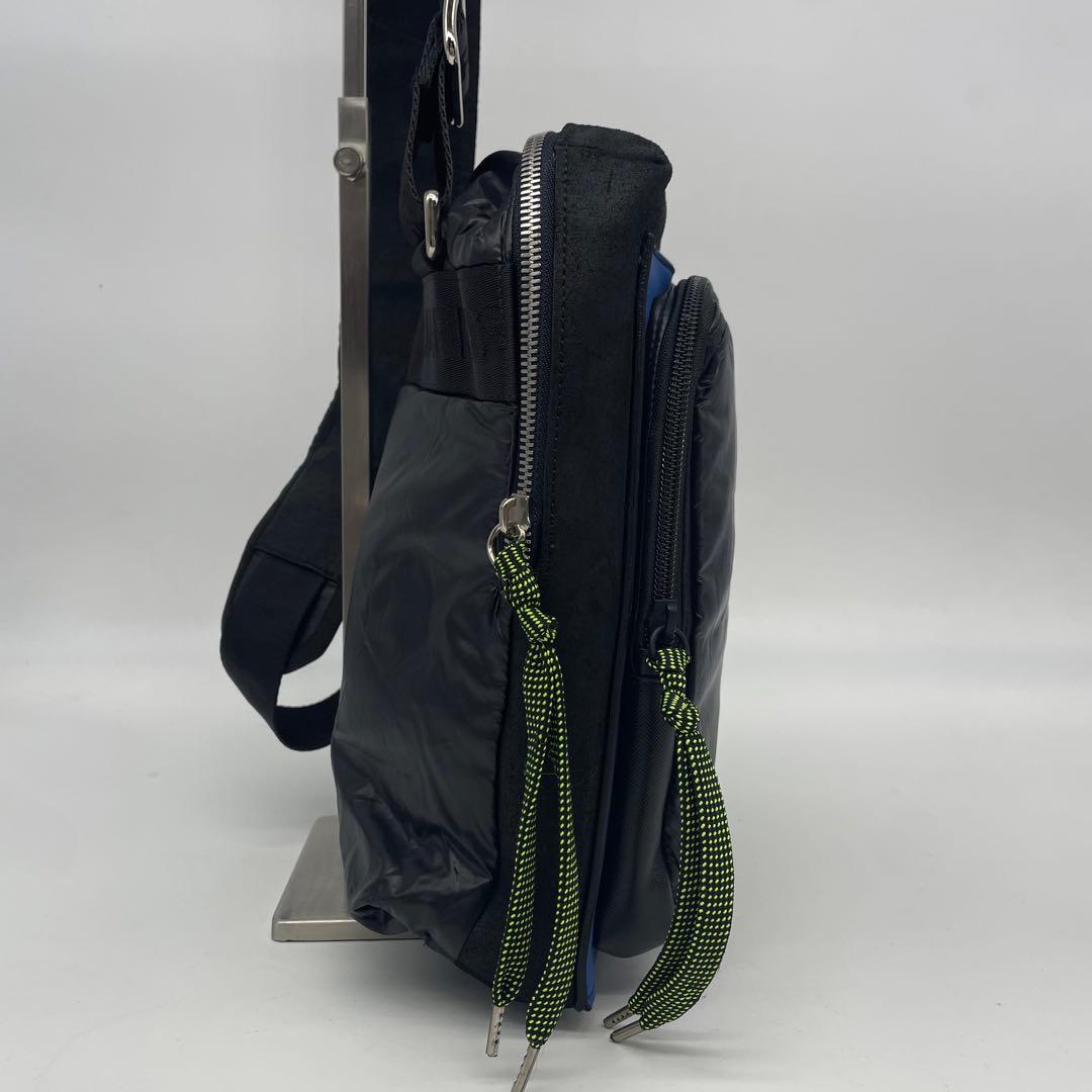 ディースクエアード ショルダーバッグ 斜め掛け スクエア 多収納 ナイロン 黒