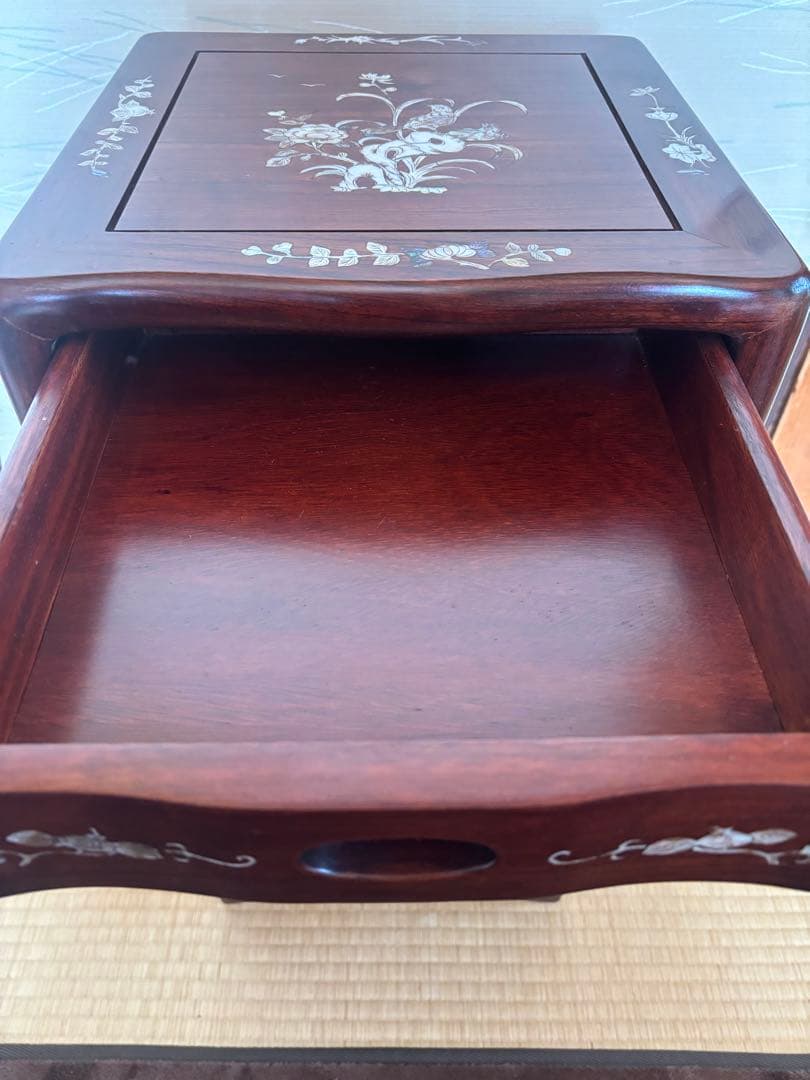 ☆値下げ☆ 花梨 螺鈿細工 小引出し 小物入れ ８段 箪笥 唐木　未使用保管品