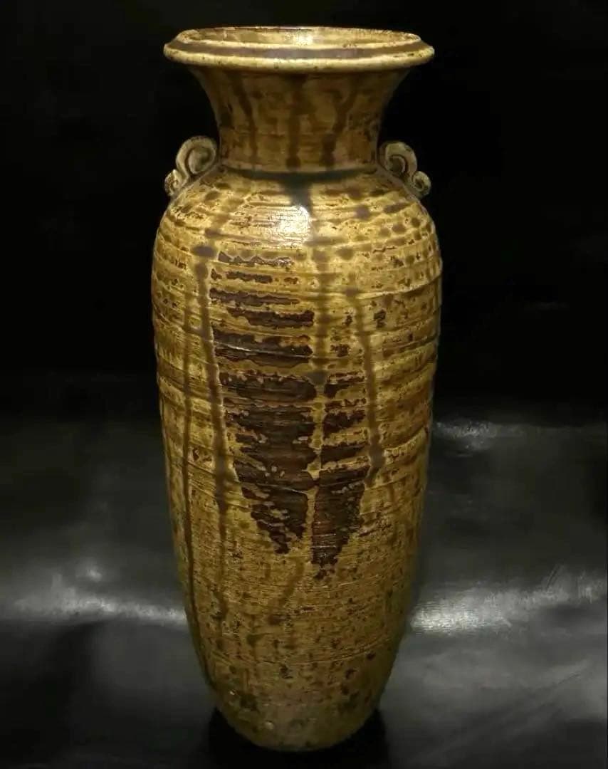 究極の美◾️蔵から見事な流れ落ちる釉薬の美しい完璧な造形の花瓶、壺が出て来ました。