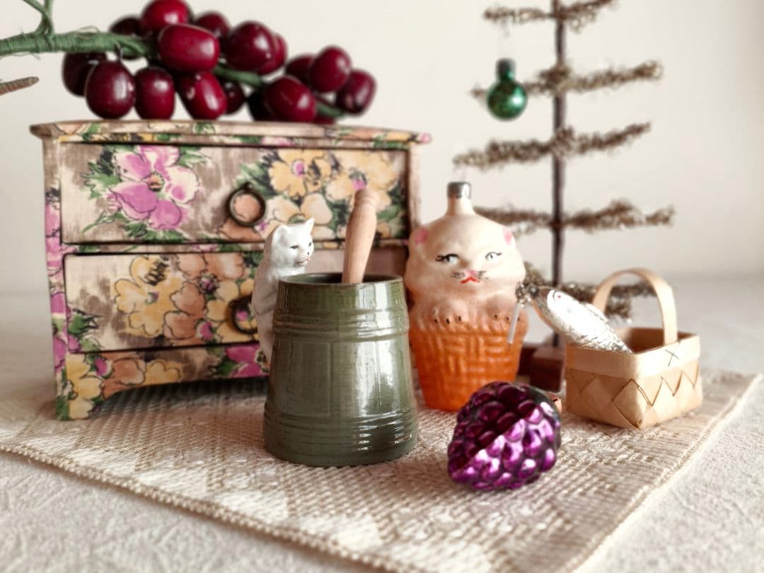 * vintage pot ❀ しろネコちゃんのいる グリーン ポット