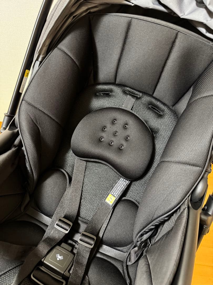 【最終値下げ!!】アップリカラクーナクッションAF/純正レインカバー付