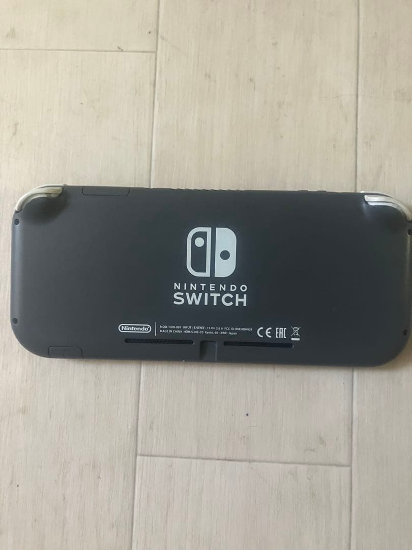 Nintendo Switch light（箱と充電器無し）