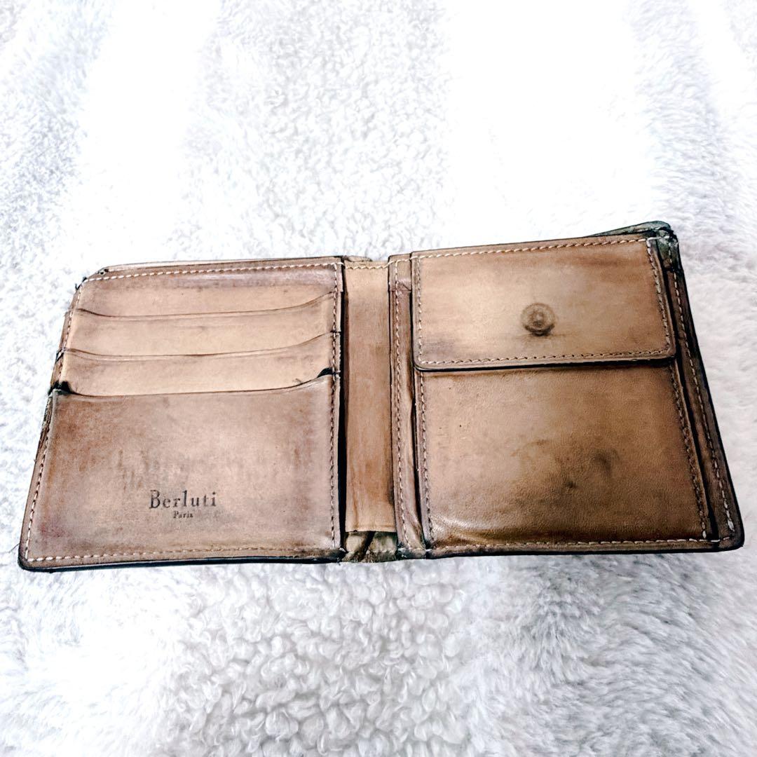 Berluti ベルルッティ二つ折り財布　スクリットレザー