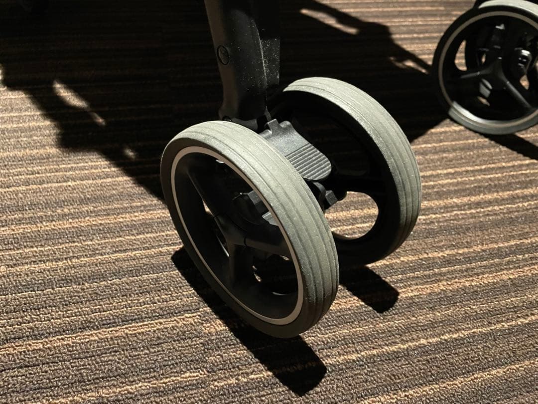 アップリカ マジカルエアーフリーAB/ブラック