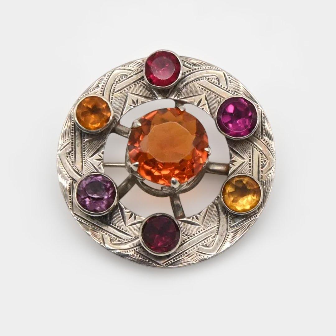 円形の銀製ブローチ　スコティッシュ　s0076