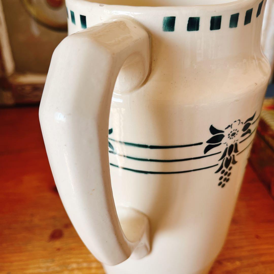 バドンヴィレー　すっきりシンプルなピシェ