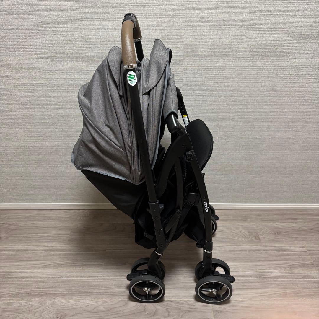 【美品】アップリカ　ラクーナクッションAFベビーカー　2023年モデル