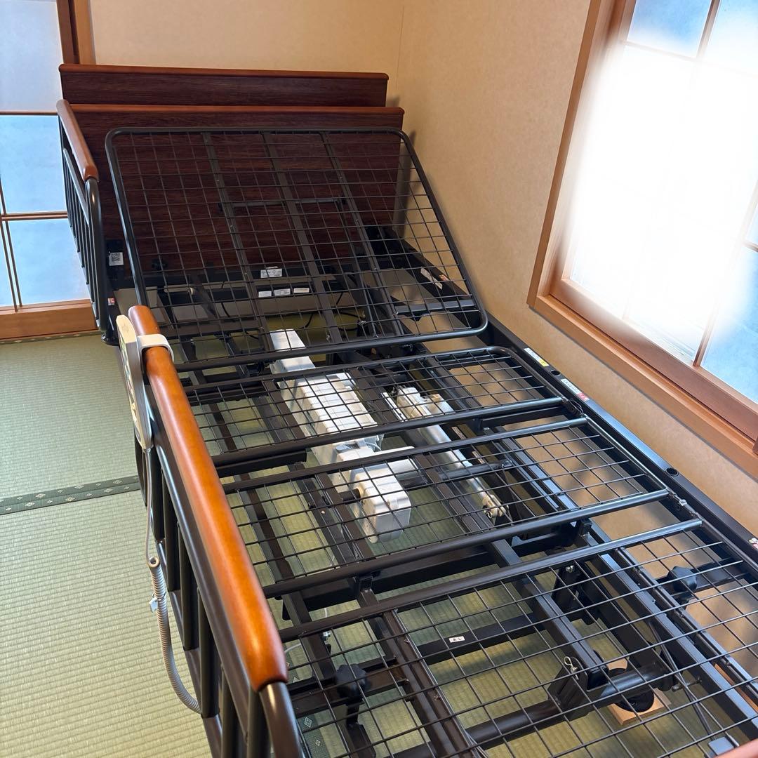 アンネルベッド　ラクセーヌシリーズ昇降3モーター電動リクライニングベッド