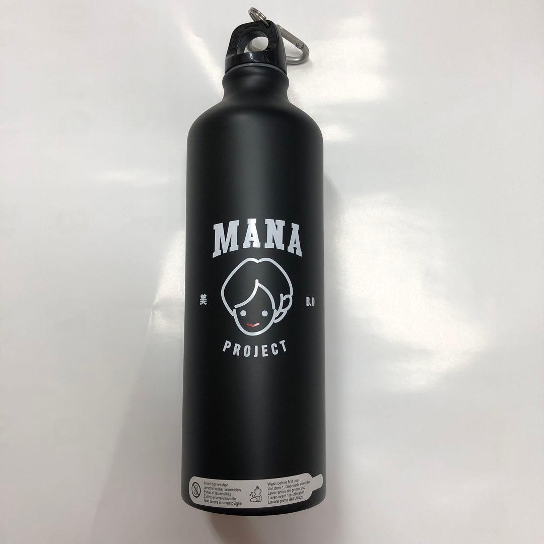 紗倉まなさんの水筒かなりレアな物です あとバッチ、