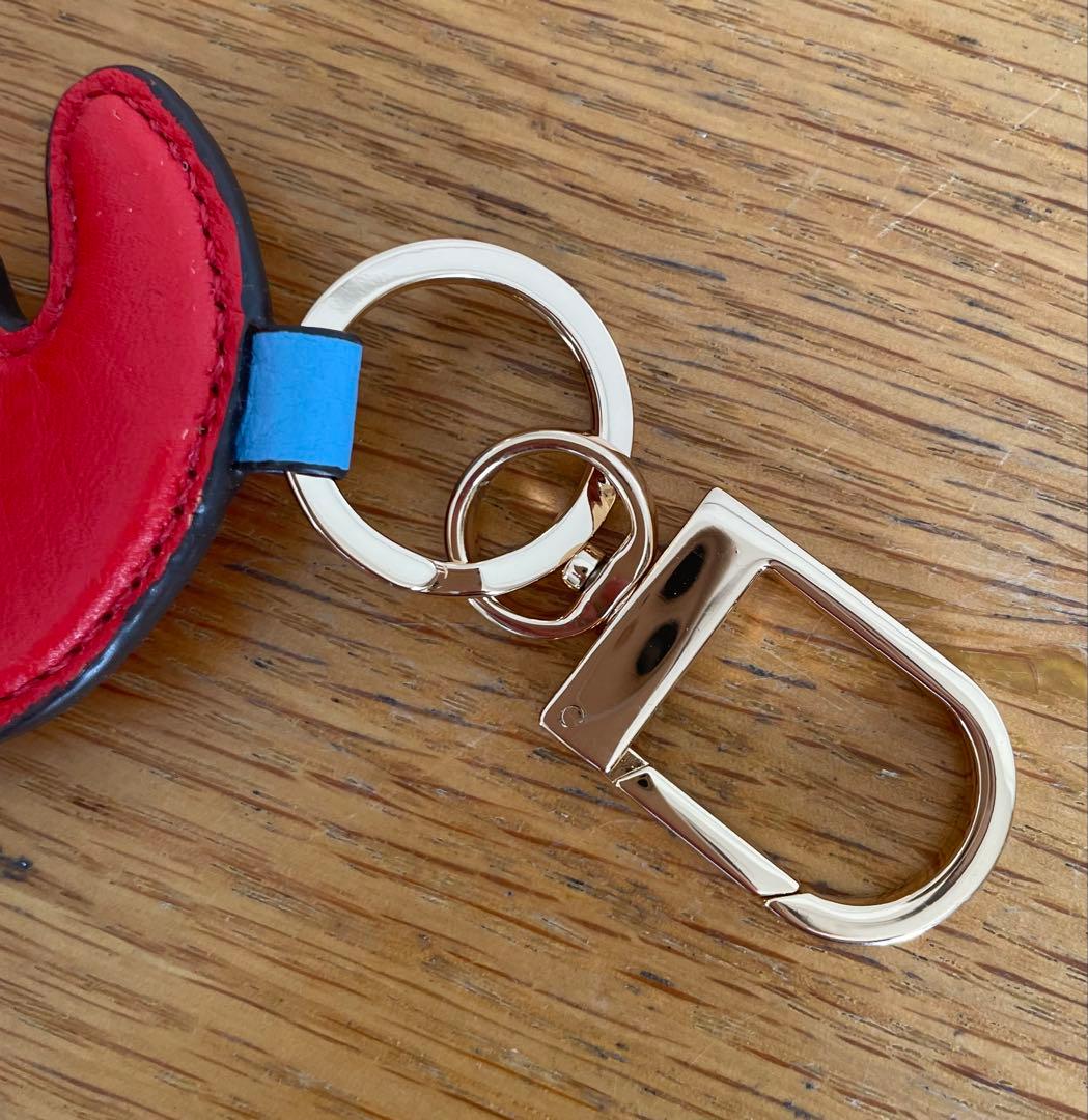 トリーバーチ ロブスター型レザーキーホルダー小銭入れ