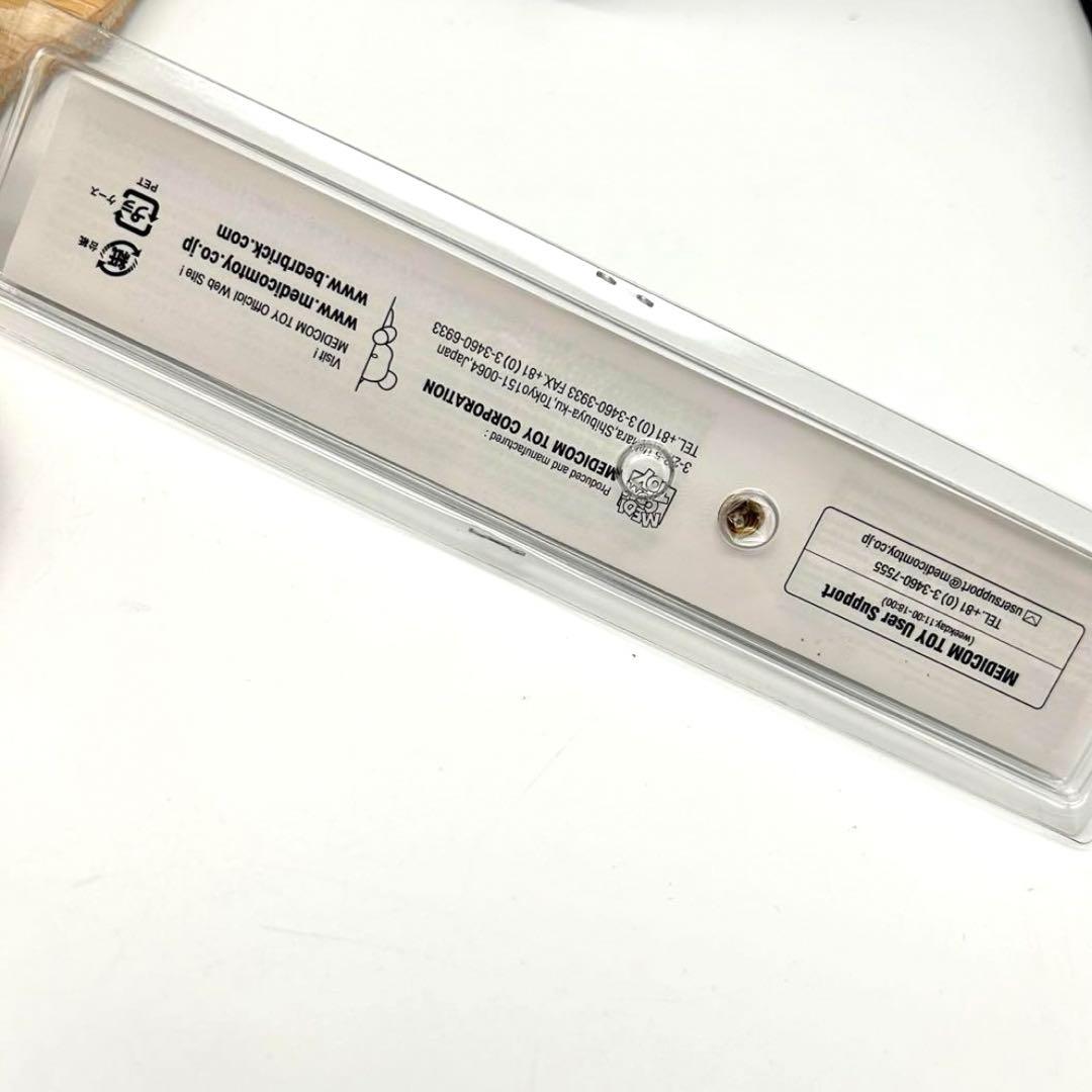 バンクシー カリモク インテリア 壁掛時計 フラワーボンバー 花束 投げる 男