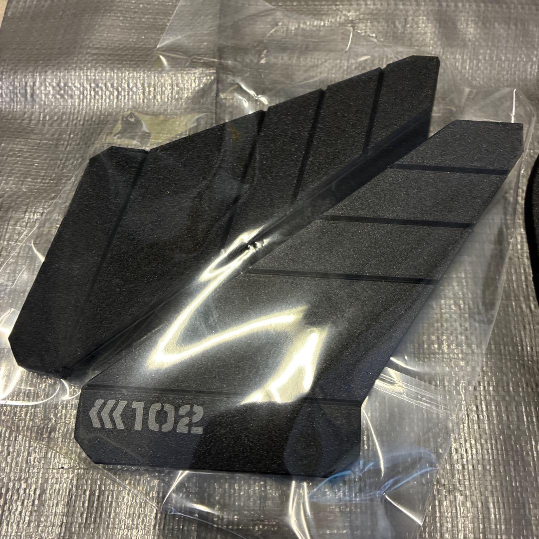 エブリイバン 給油口カバー 他