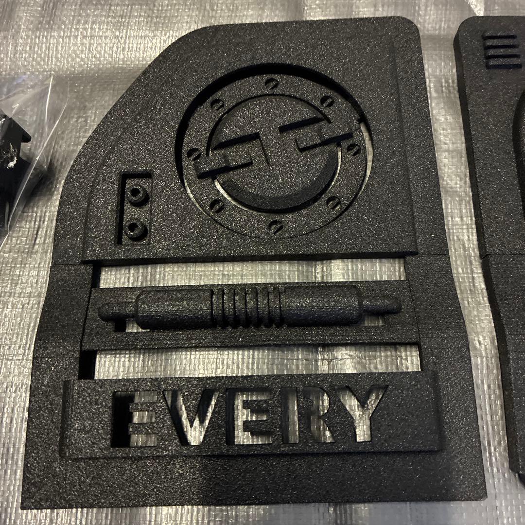 エブリイバン 給油口カバー 他