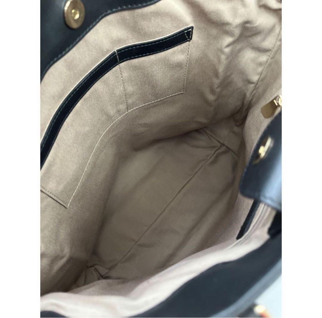 y*o様 ベルサーチ黒の合成皮革トートバッグ